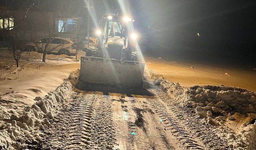 Göksun Kırsalında Kar Mesaisi Sürüyor