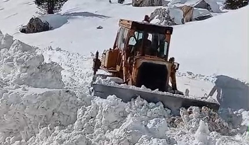 Kırsalda Karla Mücadele Sürüyor