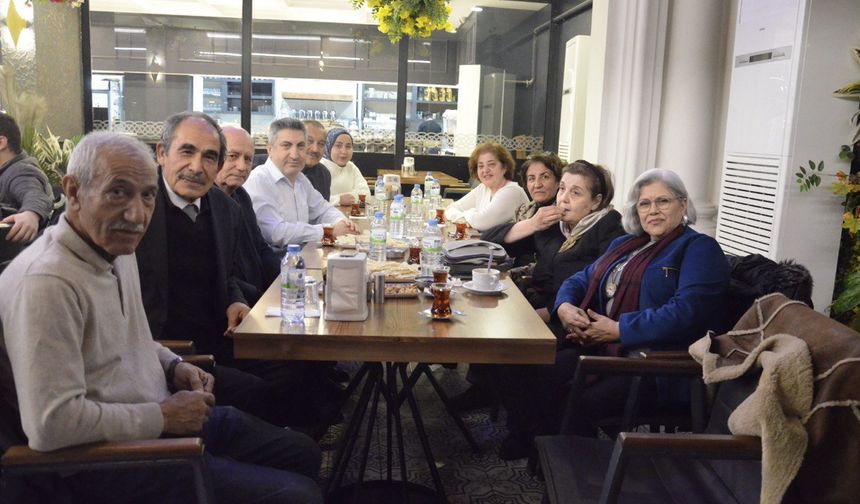 Sanatçı Cemile Sönmez’den 30 Yıl Sonra Sürpriz Buluşma