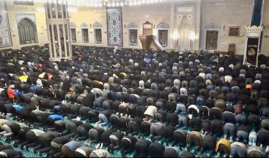 Kahramanmaraş’ta İlk Teravih Coşkusu