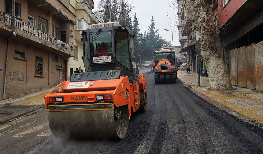 Yollar Tek Tek Yenileniyor