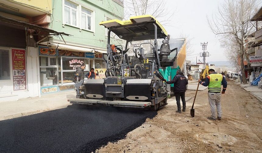 Şehir Merkezinde Yol Onarım Atağı Sürüyor