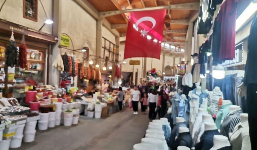 Kahramanmaraş’ta Bayram Hareketliliği: Tarihi Çarşıda Yoğunluk, Evlerde Tatlı Telaşı