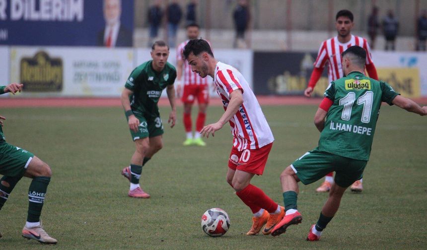 Akedaş İstiklalspor, Lider Bursaspor ile Berabere Kaldı