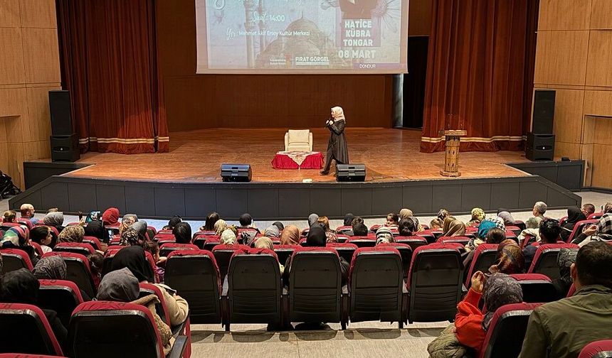 Hatice Kübra Tongar’la Kadının Aile ve Toplumdaki Önemi Konuşuldu