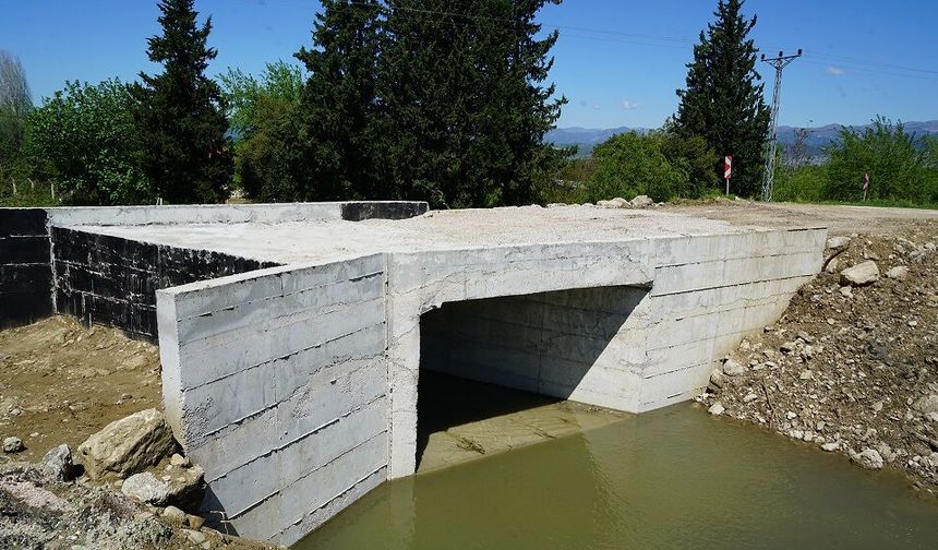 Andırın’da 5 Mahalleye Ulaşım Sağlayan Köprü Menfezde Sona Gelindi
