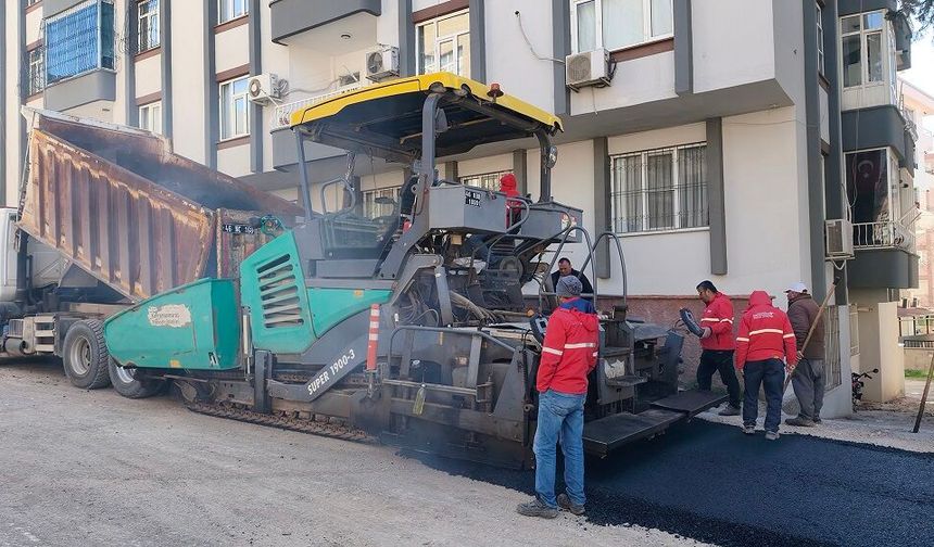 Dulkadiroğlu Yenişehir Mahallesi’nde Asfalt Seferberliği Sürüyor