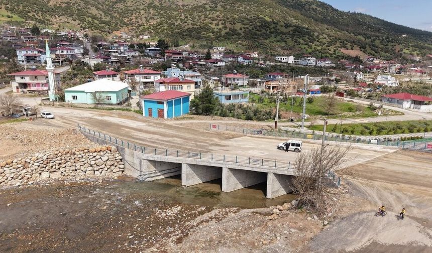 Şekeroba’nın Yeni Köprüsü Hizmete Sunuldu
