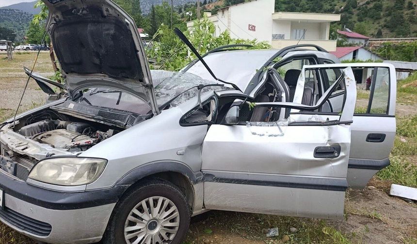 Kahramanmaraş’ta Otomobil Elektrik Direğine Çarptı: 1 Yaralı