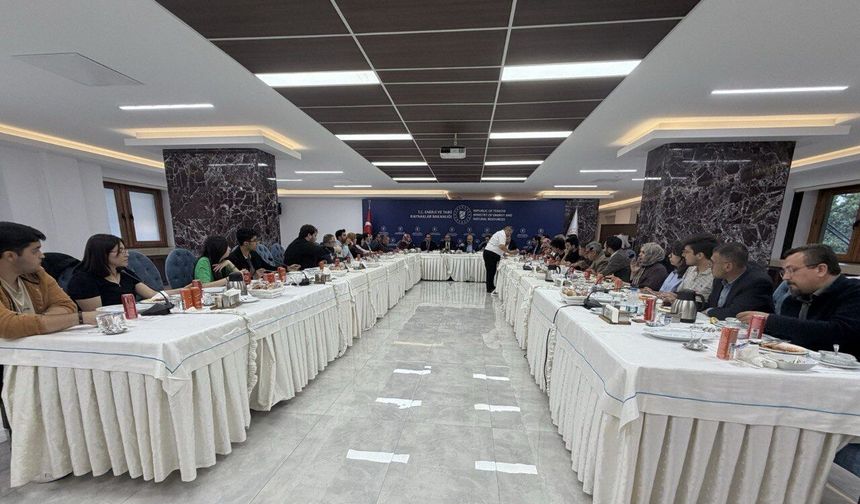 Afşinbey Eğitim Vakfı’ndan Ankara’daki Öğrencilere Kariyer ve Burs Desteği
