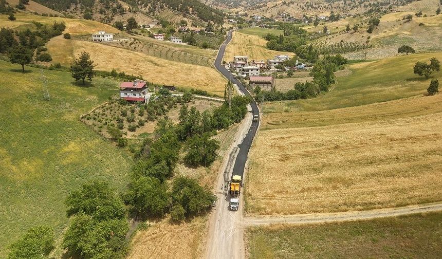 Bulutoğlu’nun 4 Kilometrelik Ana Yolunu Sıcak Asfaltla Buluştu