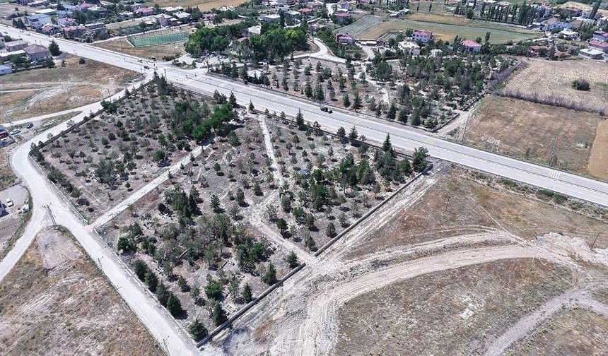 Elbistan’daki 15 Mahalle Mezarlığına Kapsamlı Hizmet