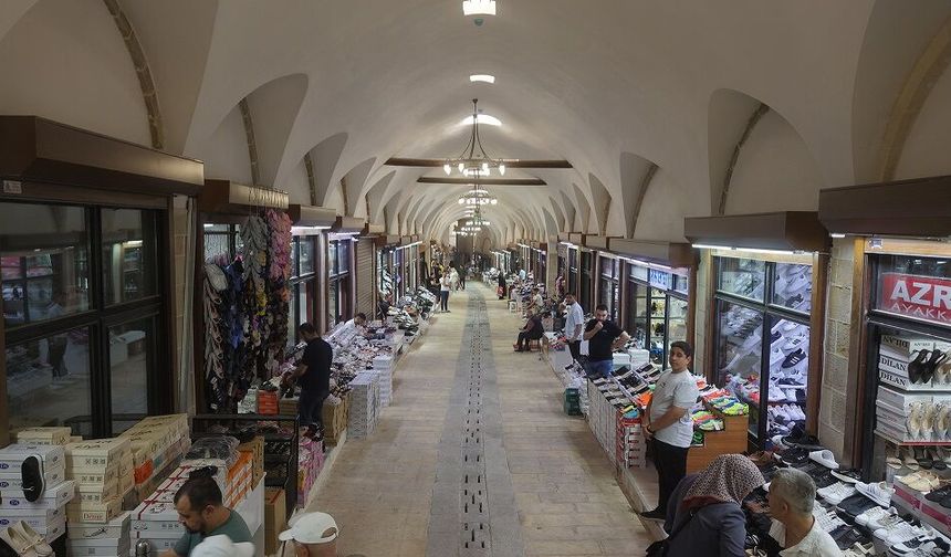Tarihi Kapalı Çarşıda Kepenkler Açıldı…