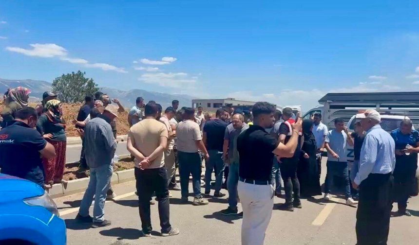 Kahramanmaraş’ta Kaçak Yapı Tepkisi: Batı Köyleri Yolu Ulaşıma Kapatıldı