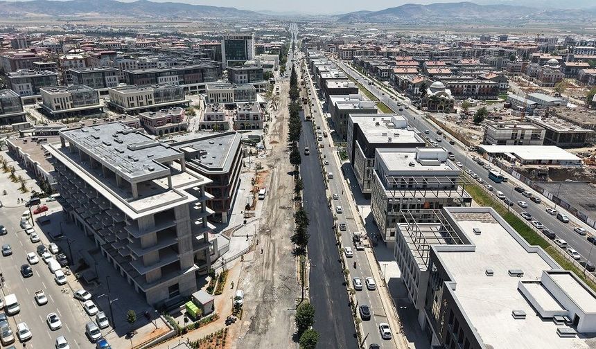 Azerbaycan Mahallesi’nde Asfalt Mesaisi Tüm Hızıyla Sürüyor
