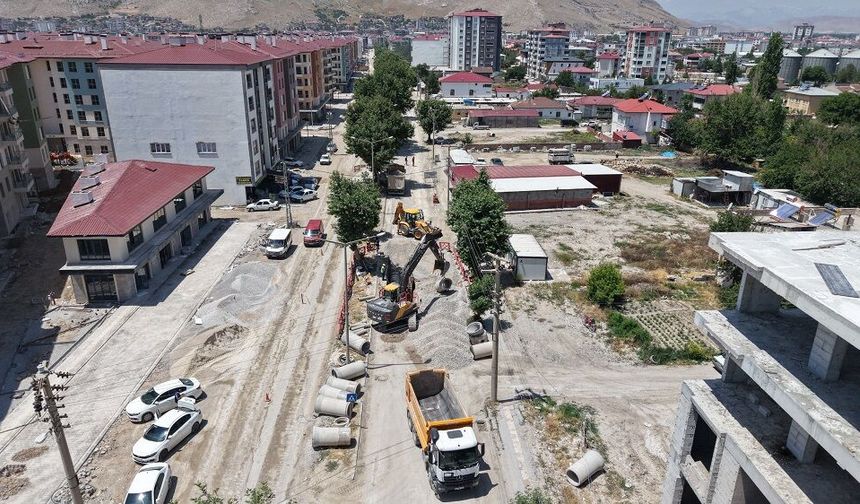 Elbistan Malatya Caddesi’nde Altyapı Yenileme Çalışmaları Sürüyor