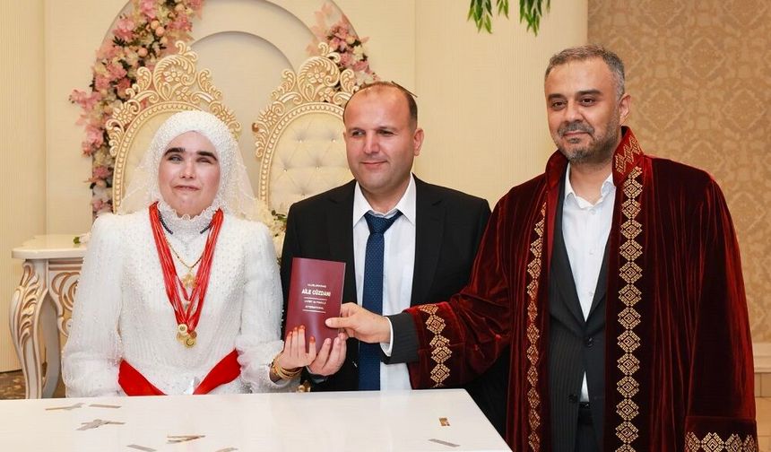Kahramanmaraş’ta doğuştan görme engelli iki öğretmen hayatlarını birleştirdi