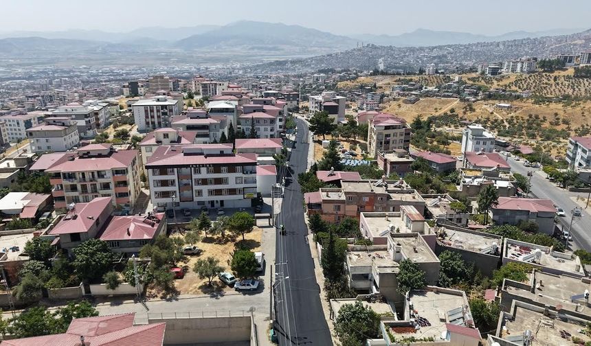 Büyükşehir, Dulkadiroğlu’nda Mehmet Esenceli Caddesi’nin Asfaltını Yeniliyor