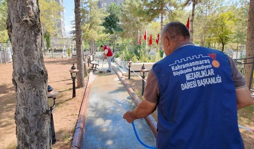 Büyükşehir’den Elbistan’daki Mezarlıklara Titiz Bakım
