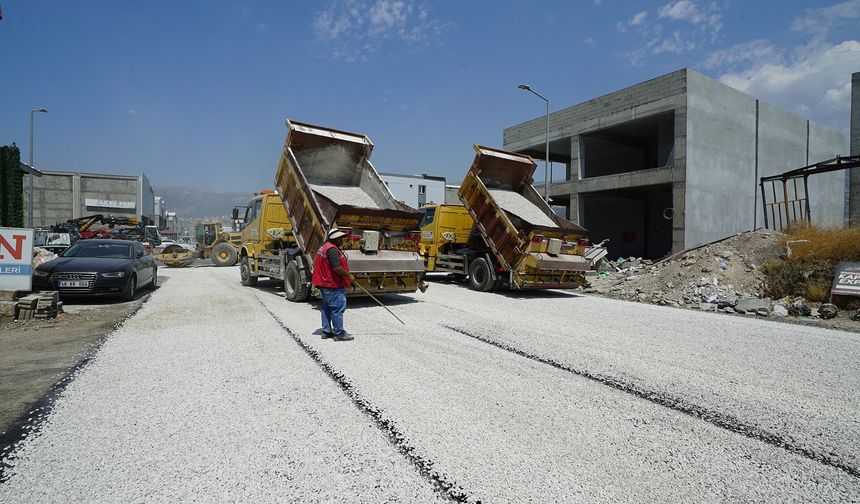 Yeni Sanayi Sitesi’nde Asfalt Mesaisi Sürüyor
