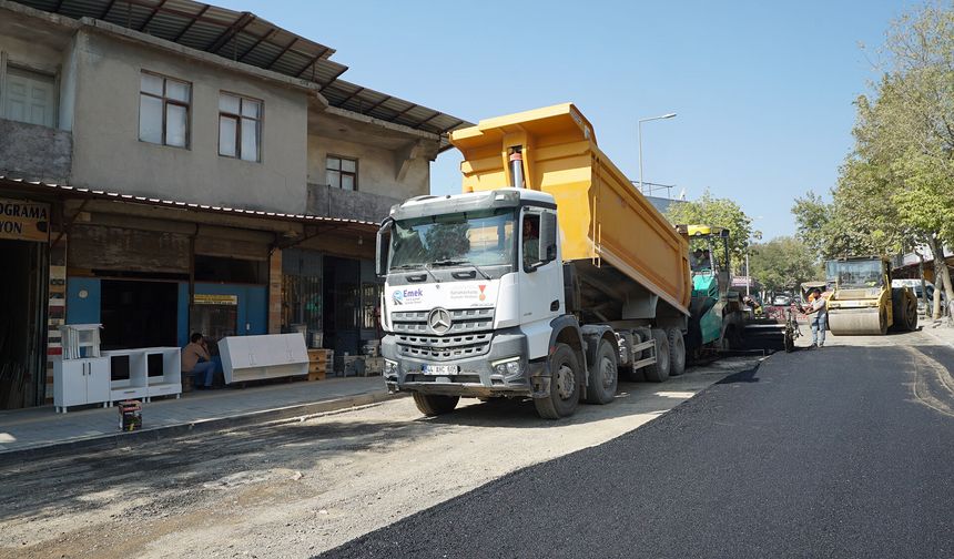 Büyükşehir, Dulkadiroğlu Alpaslan Caddesi’nde Kapsamlı Dönüşümü Sürdürüyor