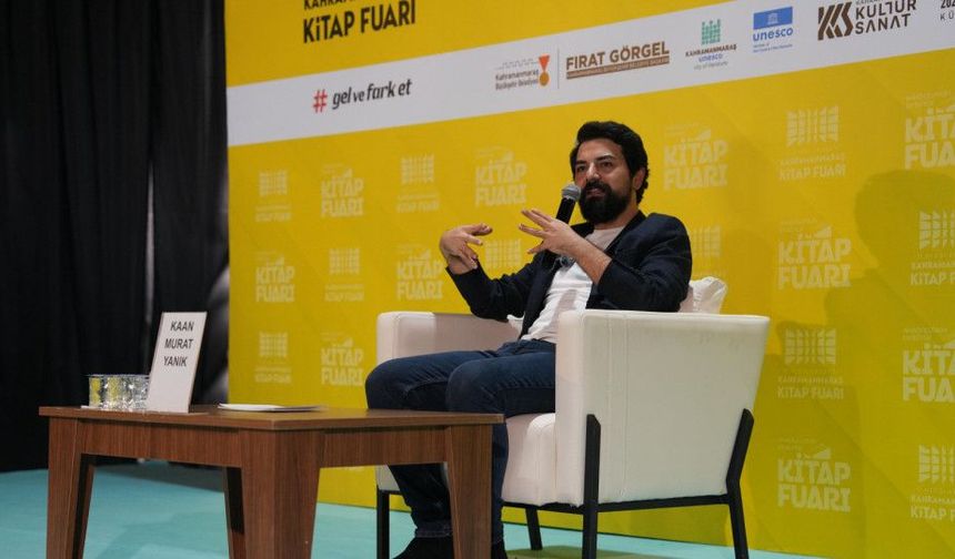 Kaan Murat Yanık, Kitap Fuarı’nda Okurlarıyla Buluştu