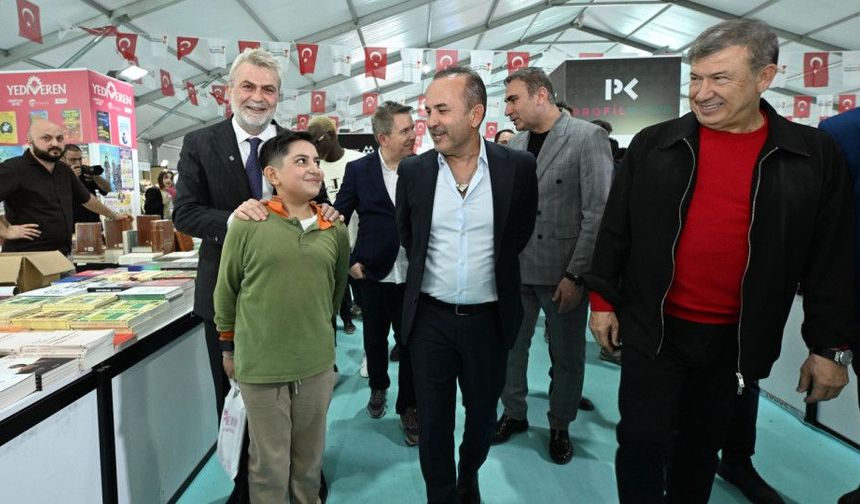 Futbol Efsaneleri Kitap Fuarı’nda Kahramanmaraşlılarla Buluştu
