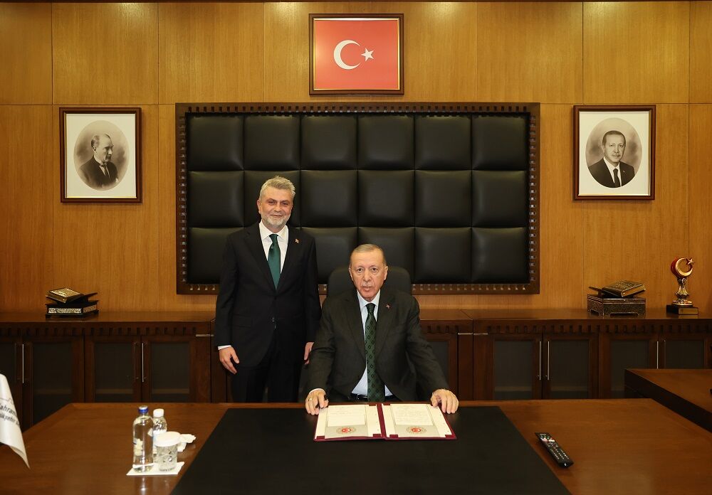 Cumhurbaşkanı Erdoğan, Büyükşehir Belediyesini Ziyaret Etti